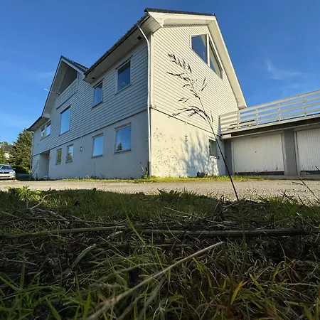 Lofoten Light בית אירוח *