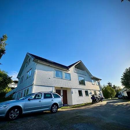 홈스테이 Lofoten Light - Private With Shared Facilities