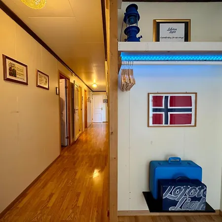 Lofoten Light - Private With Shared Facilities 홈스테이 *