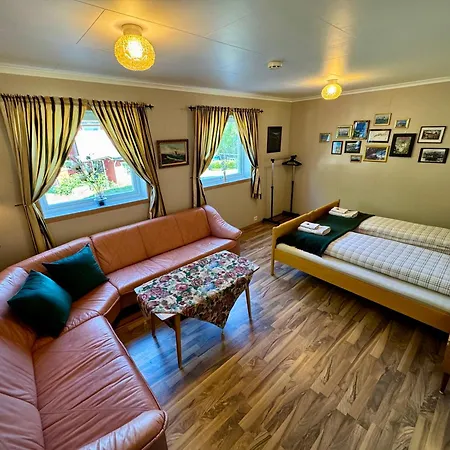 Lofoten Light - Private With Shared Facilities Accommodatie bij particulieren