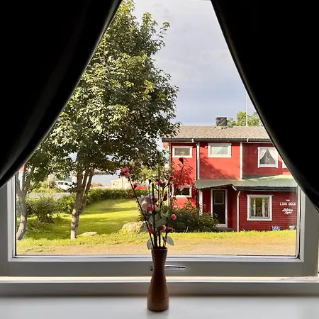 Lofoten Light - Private With Shared Facilities